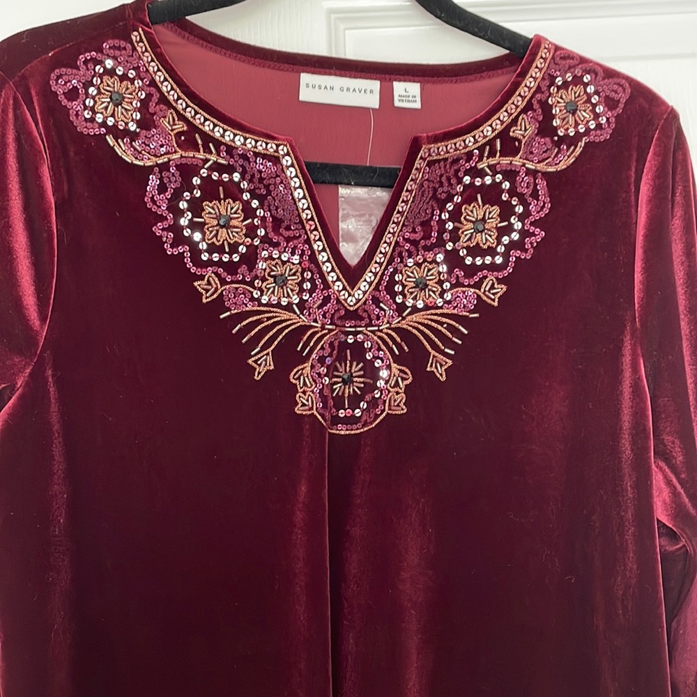 Susan Graver L Maroon velour embroidered long sleeved top